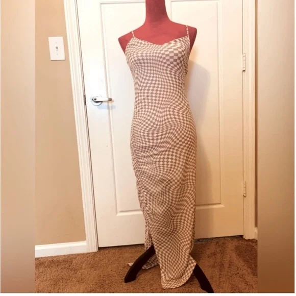 SPAGHETTI STRAP RUCHED PRINTED MAXI DRESS - Picture 4 of 12